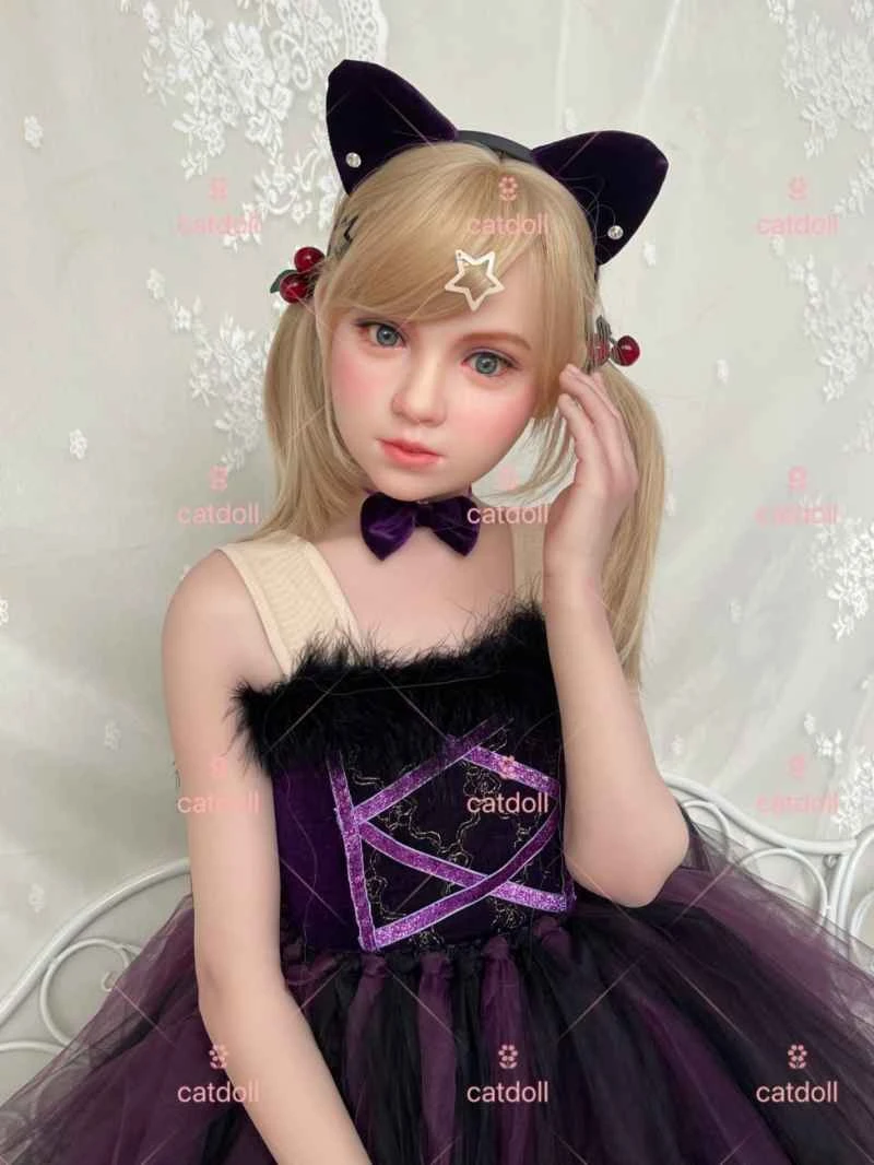 Poupée en silicone CATDOLL Sasha de 139 cm