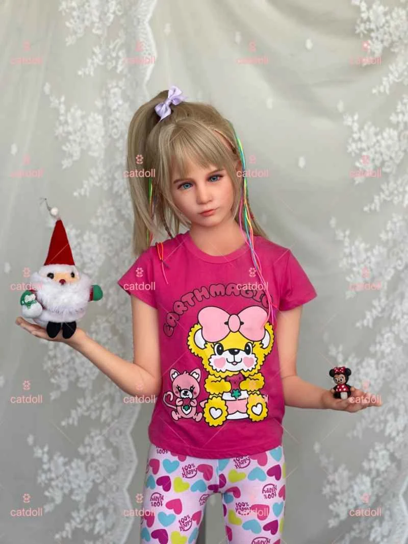 Poupée chat Olivia 123 cm TPE