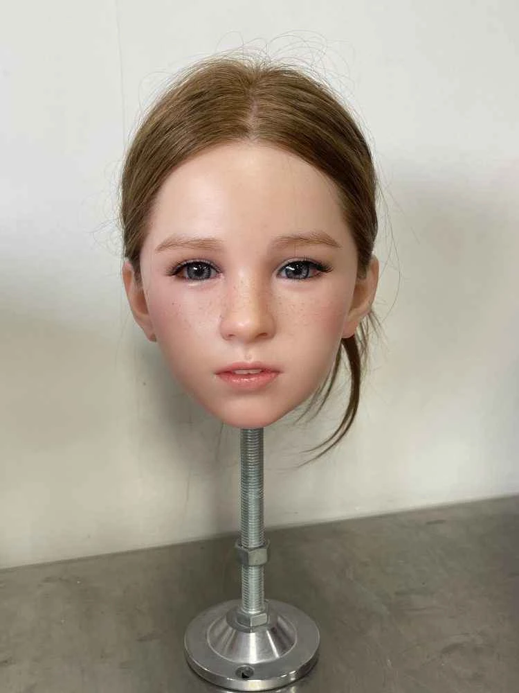 Tête en silicone dur CATDOLL Dolly
