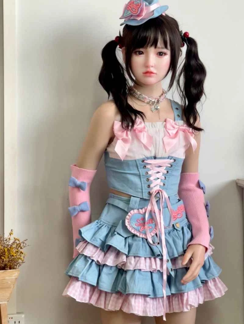 Poupée en silicone CATDOLL Hanako de 148 cm