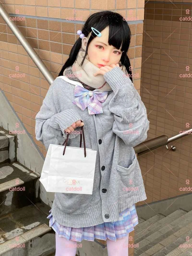 Poupée chat 138 cm Tami TPE